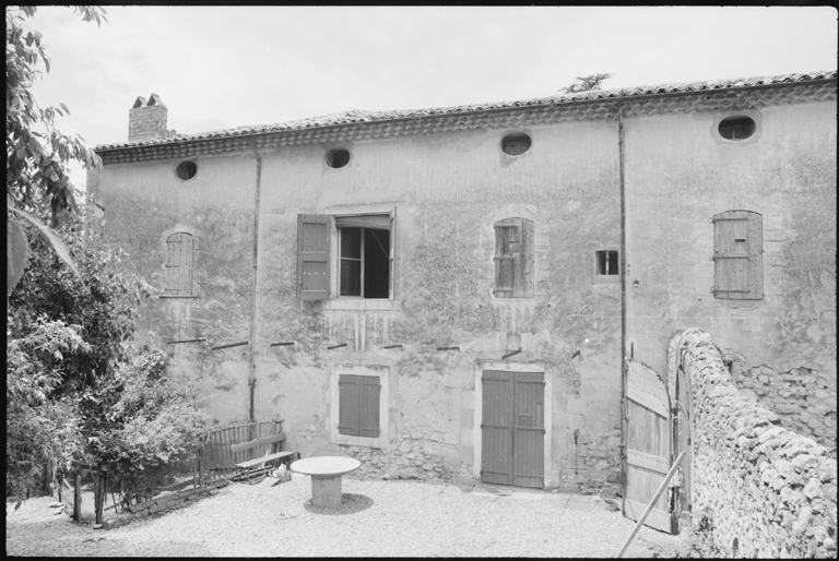 Logis. Façade latérale droite (est).