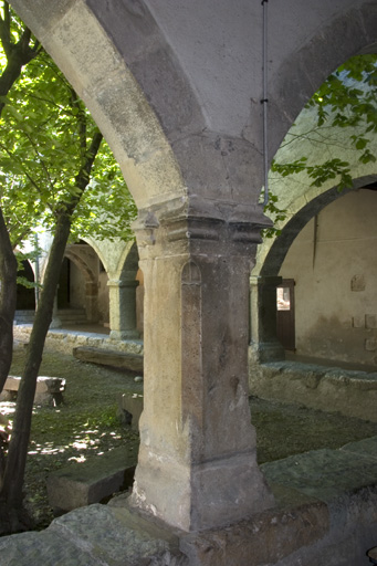 couvent de grands augustins puis école (Institution Notre-Dame-du-Roc), actuellement collège du Verdon