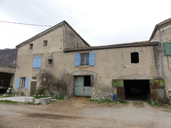 Partie centrale. Pignon est.