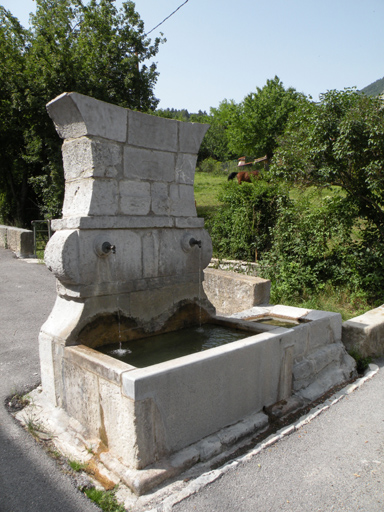 fontaine-lavoir