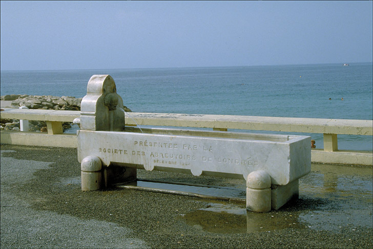 abreuvoir, fontaine