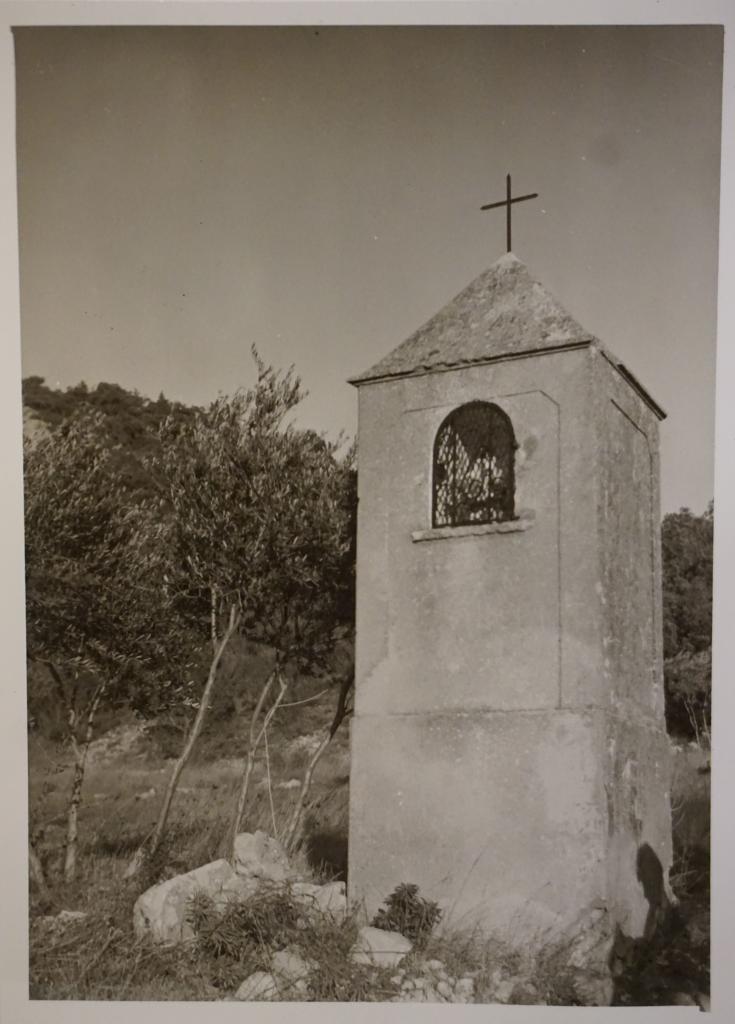 Oratoires, croix monumentales et croix de chemin (La Roquebrussanne)