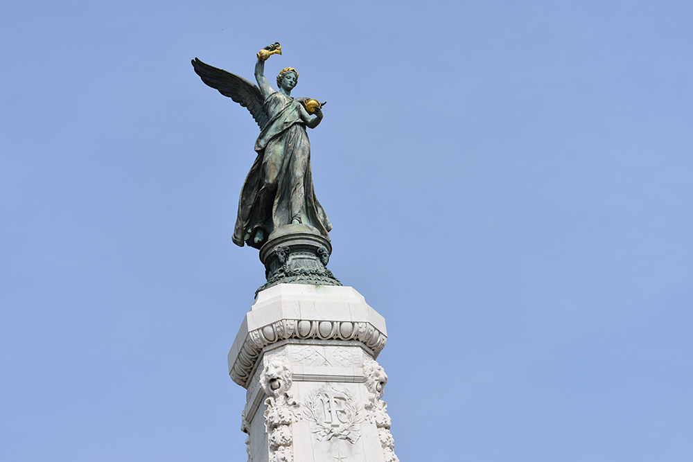monument du Centenaire de la réunion à la France