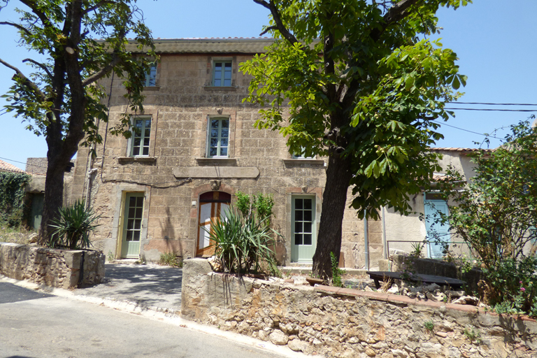 maison, puis caserne de gendarmerie, actuellement maison