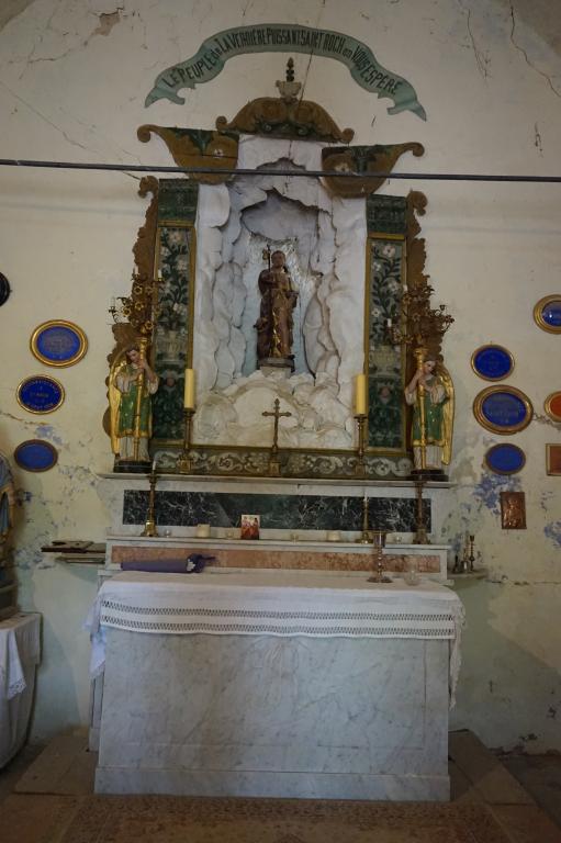Maître-autel : autel et deux gradins d'autel