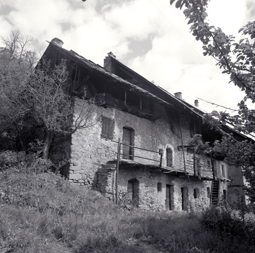 Ferme 519. Façade antérieure est. Vue d'ensemble.