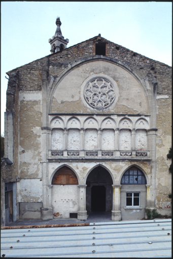 Bâtiment G, élévation est avec arrachement de la chapelle.