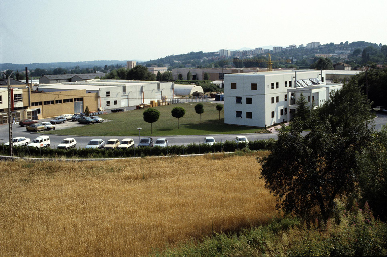 parfumerie Bertrand Frères, puis Naarden, puis Quest, puis Biolandes