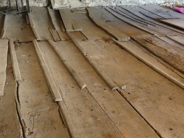 Etage de comble, séchoir. Plancher.