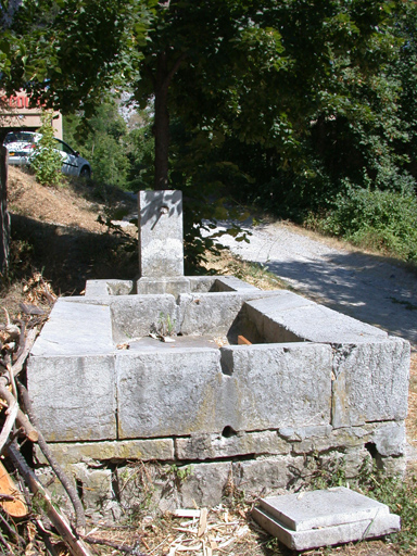 Castellane. Le Bourg. Le lavoir finalement réalisé.