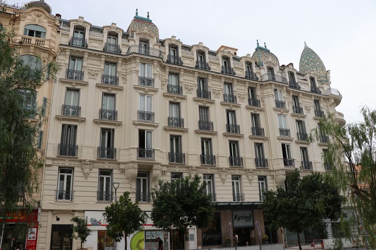 hôtel de voyageurs dit Grand Hôtel de Noailles, actuellement hôtel Le Noailles