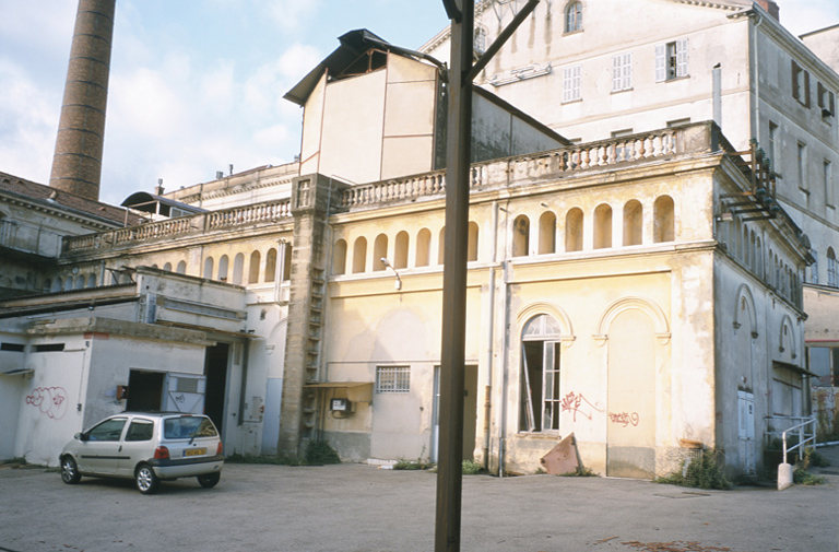 bâtiment conventuel, puis parfumerie Roure-Bertrand, actuellement immeuble de bureaux