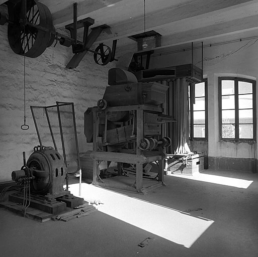 Bâtiment 010. Premier étage. Local 01. Ancienne machine à grains.