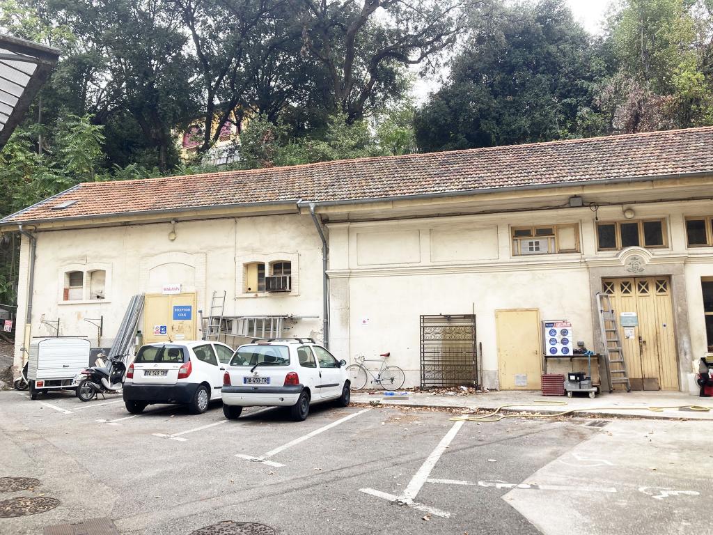 communs du château de Valrose (conciergerie, écurie, remises) devenus locaux de l'Université Nice Côte d'Azur