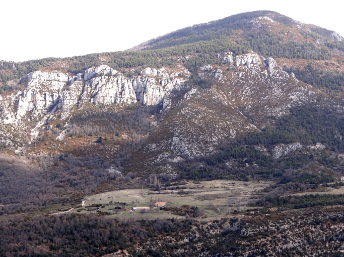 Vue de situation prise du sud.