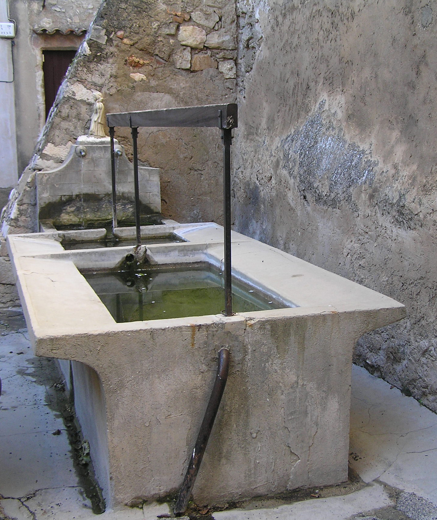 Fontaine et lavoir