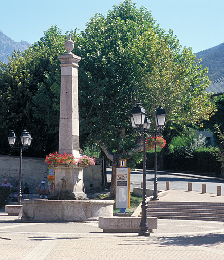 fontaine, monument commémoratif à Joseph Salva, lavoir
