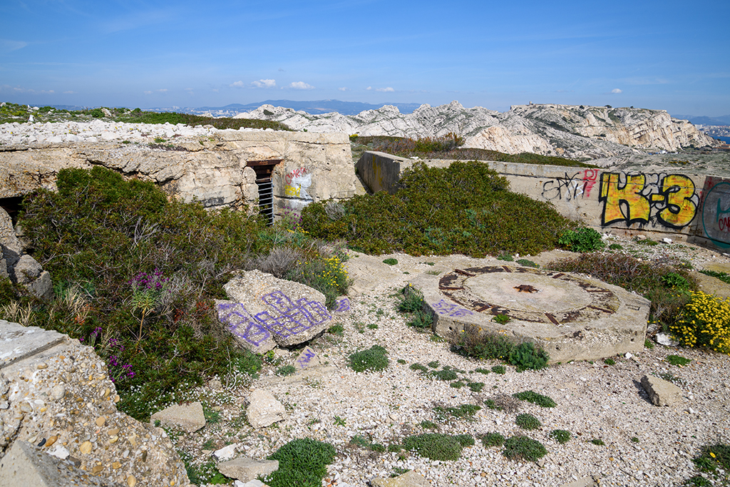 Batterie sudwall, 6eme cuve à casemate abri Regelbau M 158, cuve et façade de la casemate-abri