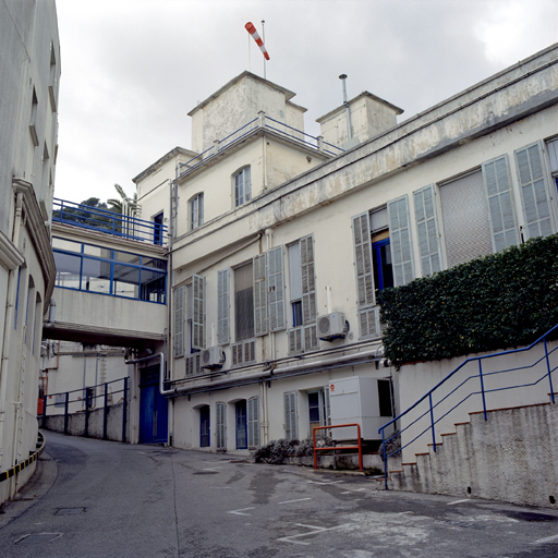 atelier de fabrication, actuellement bureaux et laboratoire