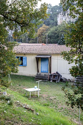 Hameau de forestage de Harkis de La Roque-d'Anthéron, actuellement village de vacances de la Baume