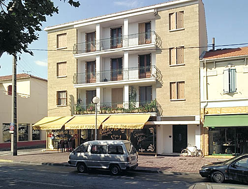 Immeuble à appartements, 13 avenue du Port : type D1 caractère éclectique.