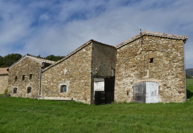 Dépendances agricoles d'une ferme, quartier du Collet.