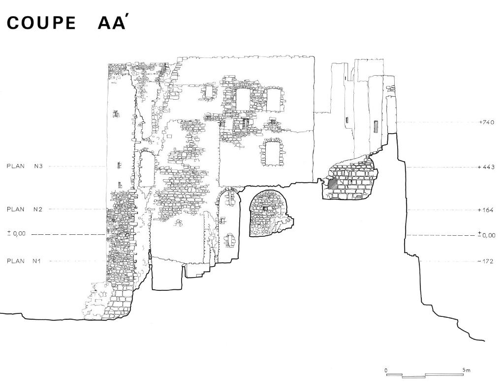 Coupe AA' [château de Bargème], 1968. Coupe nord-sud.