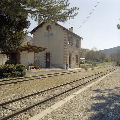 gares des Chemins de fer de Provence