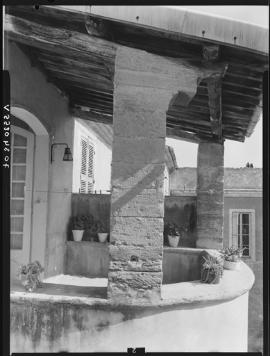 Façade postérieure, terrasse du premier étage.