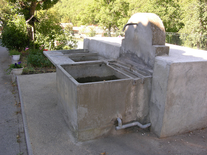 fontaine-lavoir