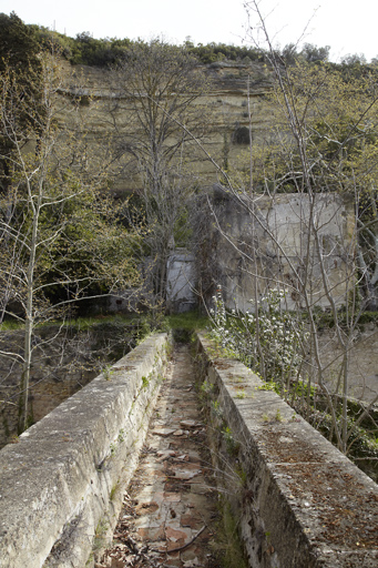 usine de produits explosifs (poudrerie de Saint-Chamas)