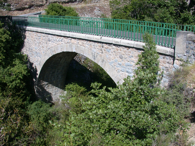 pont sur le Riou