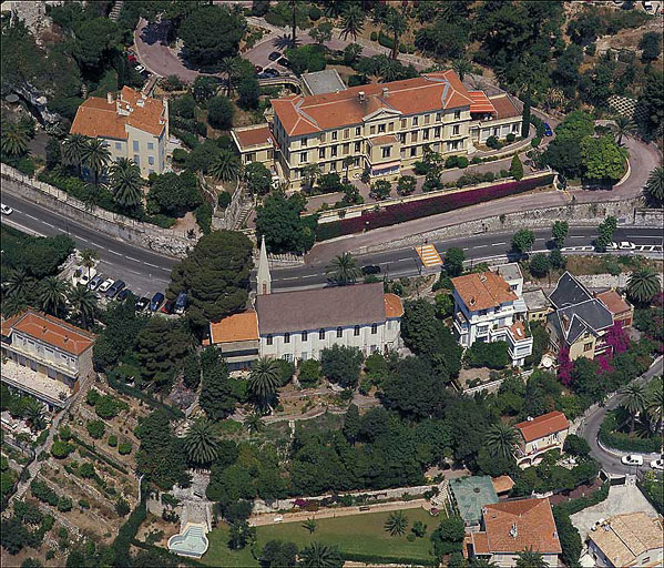 hôpital dit Villa Sanitas, puis Hôtel du Cap Fleuri, actuellement maison de retraite dite Résidence du Cap Fleuri