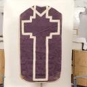 ensemble de vêtements liturgiques : chasuble, étole, manipule (ornement violet)