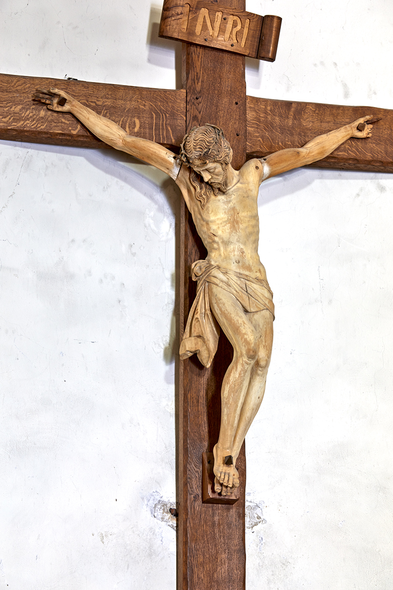 Croix, statue : Christ en croix