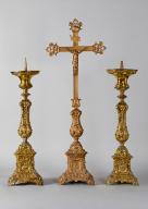 Garniture d'autel : croix d'autel et six chandeliers d'autel
