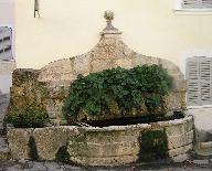 Fontaine et lavoir dite aussi fontaine vieille ou fontaine Boyère