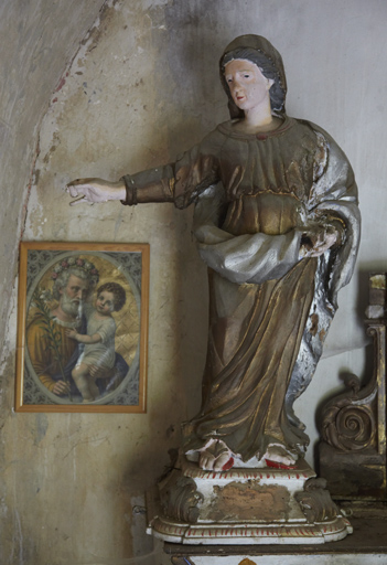 Statue : sainte