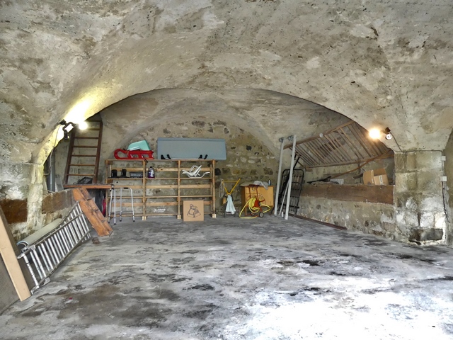 Etage de soubassement, partie est. Remise-étable, vue de volume prise du sud.