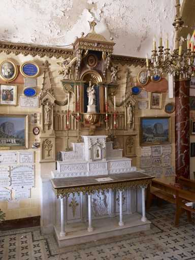 ensemble de l'autel secondaire de la Vierge