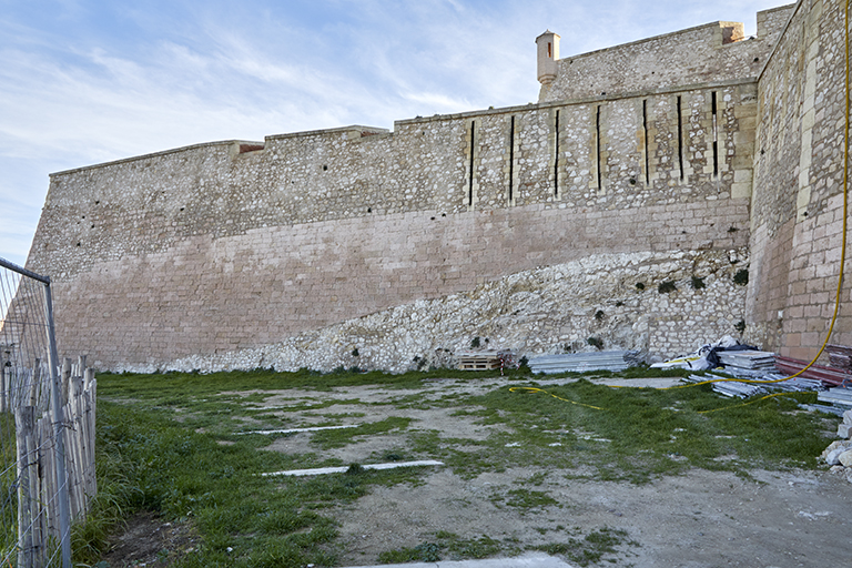 Fort St Nicolas : détail de la face gauche du bastion de Clerville, front Nord de la deuxième enceinte.