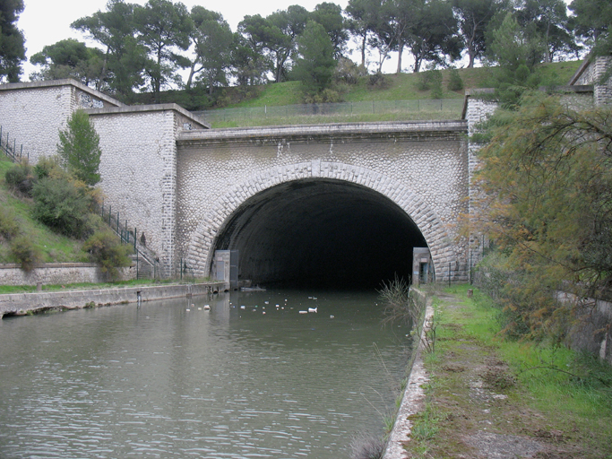 canal souterrain dit tunnel du Rove