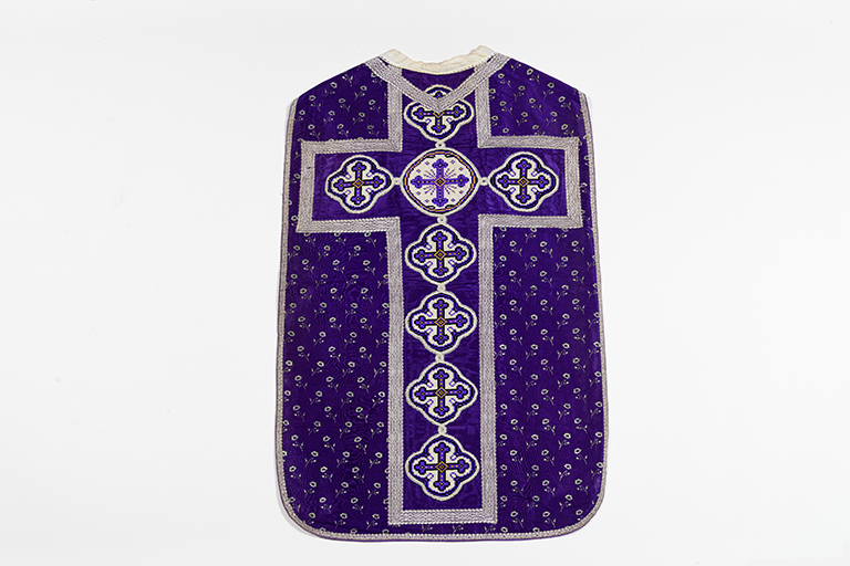 Chasuble, étole et voile de calice (ornement violet)