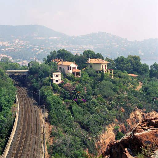 maisons de villégiature (villas)