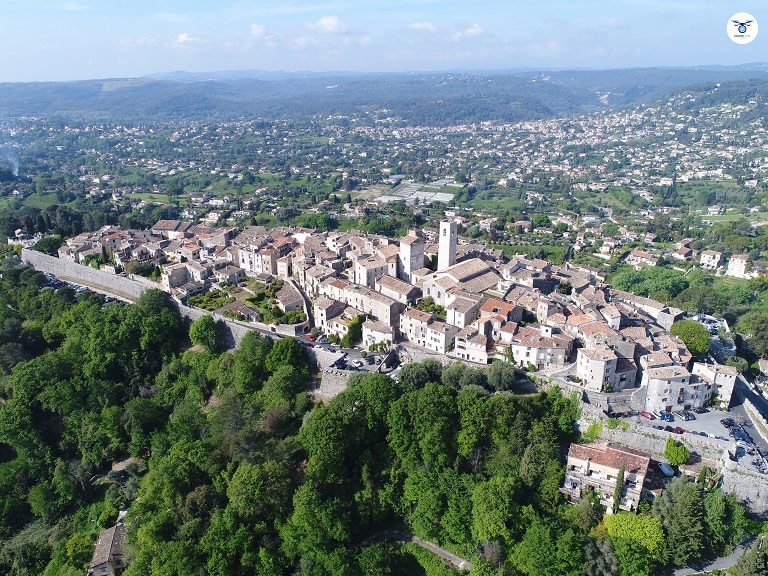 Vue de situation du village prise du nord-est.