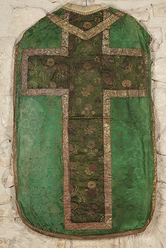 Chasuble, étole, manipule, bourse de corporal, voile de calice (ornement vert n°1)