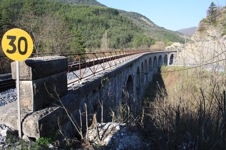 viaduc ferroviaire de Moriez