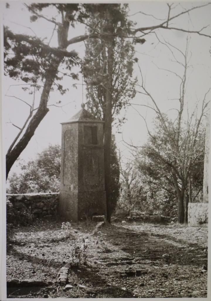 Oratoires, croix monumentales et croix de chemin (La Roquebrussanne)