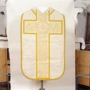 ensemble de vêtements liturgiques (N° 1) : chasuble, étole, manipule, bourse de corporal, voile de calice (ornement blanc)