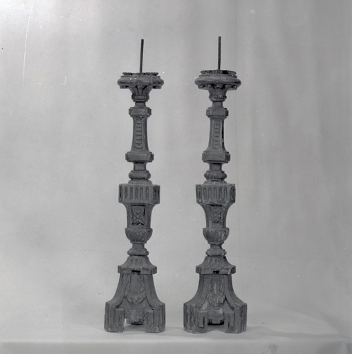 paire de chandeliers d'autel (N° 2)